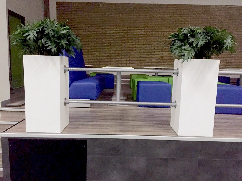 podium met valbeveiliging